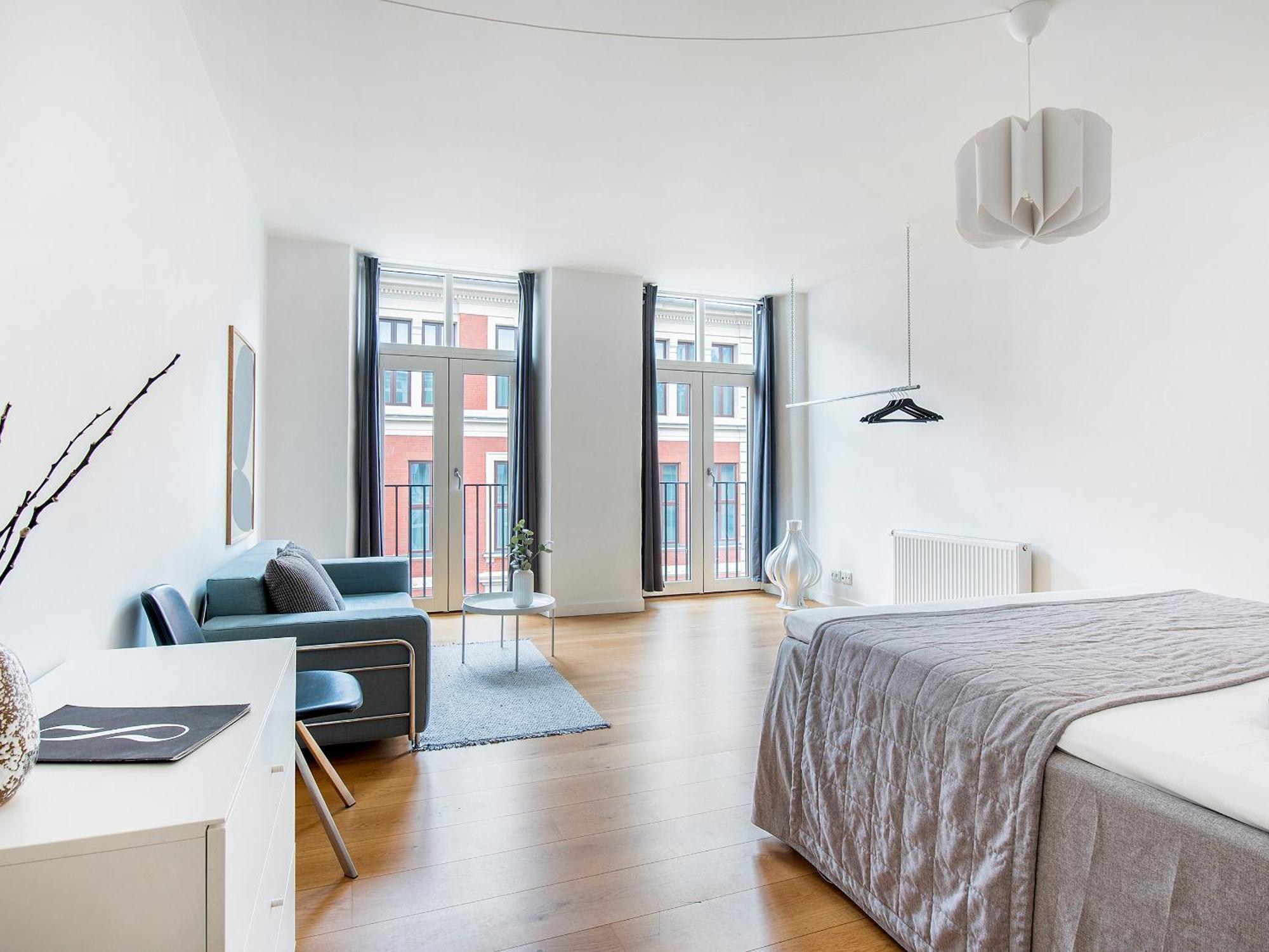 Sanders Leaves - Chic Three-Bedroom Apartment In Downtown Копенхаген Екстериор снимка
